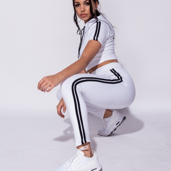 SALE! LAST 1! NWT Hooded Crop Top and Pants Set - Picture 6 of 7